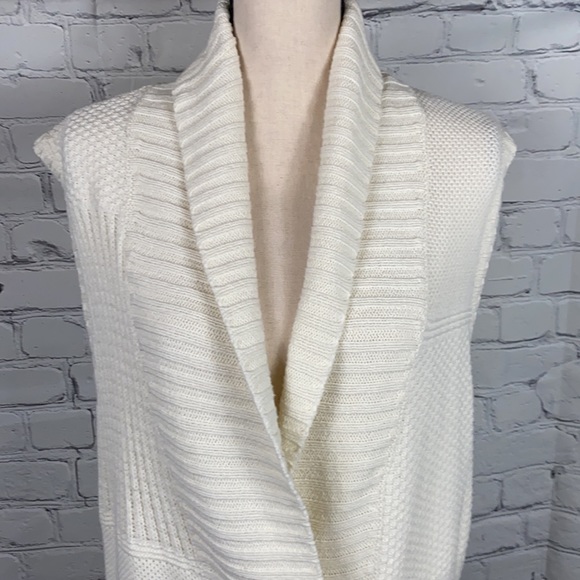 Chaps Ribbed Cable Knit Vest - Picture 6 of 6